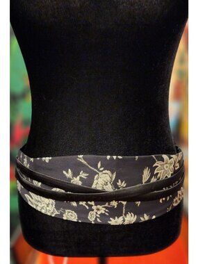 Black & Gold Floral Stretch Waist Belt With Metallic Clasp